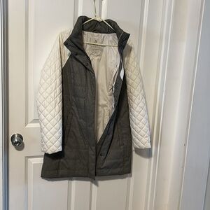 PrAna primaloft lightweight Stylish Gray and Cream colored Quilted Coat